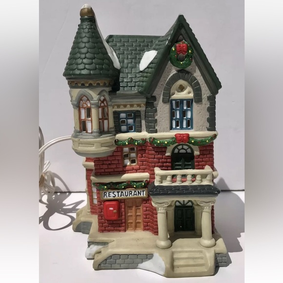 Vintage Fine Porcelain Christmas Village Restaurant 6" x 6" Lighted Ps2 - Picture 3 of 8